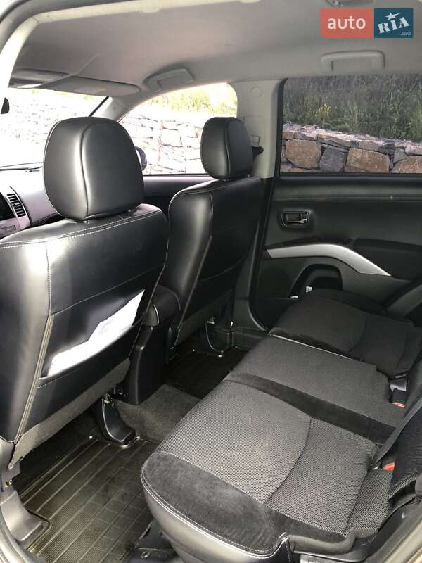 Mitsubishi Outlander 2011