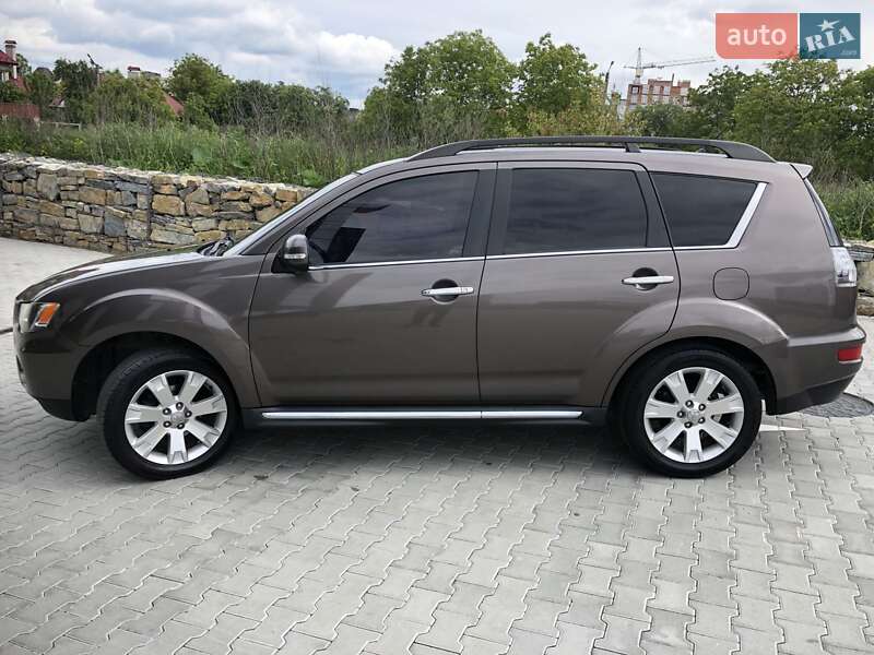 Mitsubishi Outlander 2011