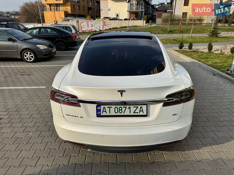 Tesla Model S 2013
