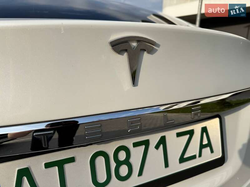 Tesla Model S 2013
