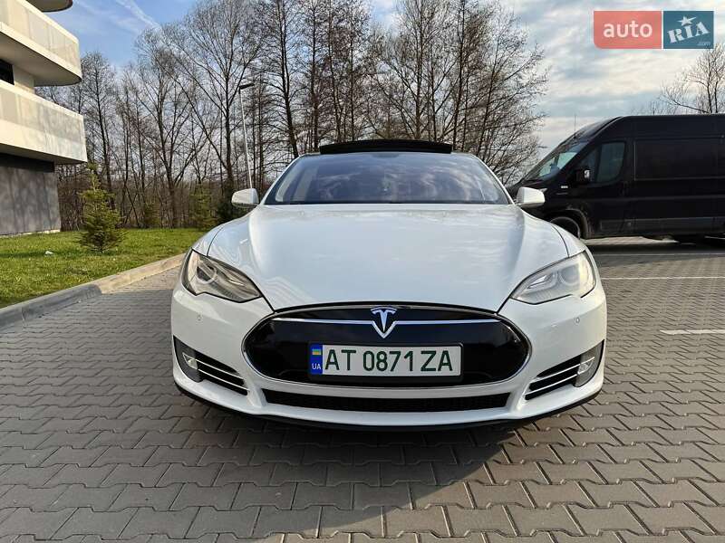 Tesla Model S 2013