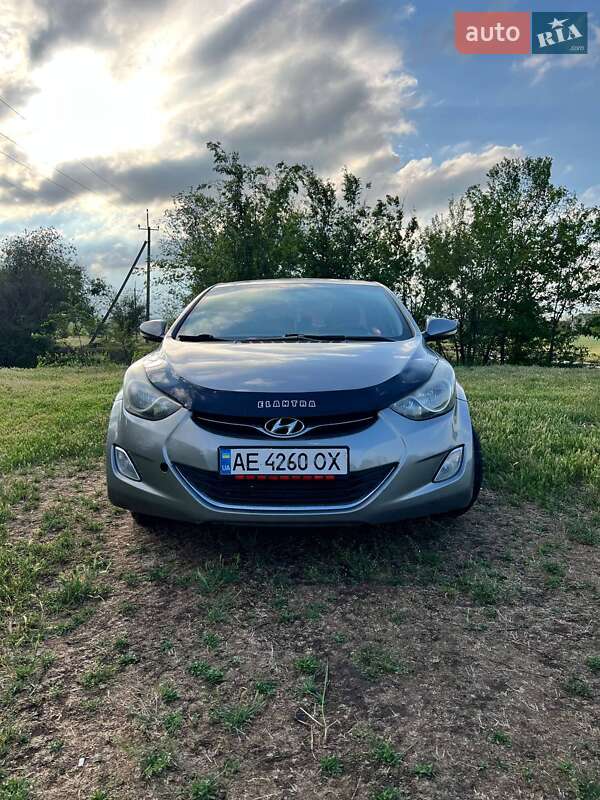 Hyundai Elantra 2012