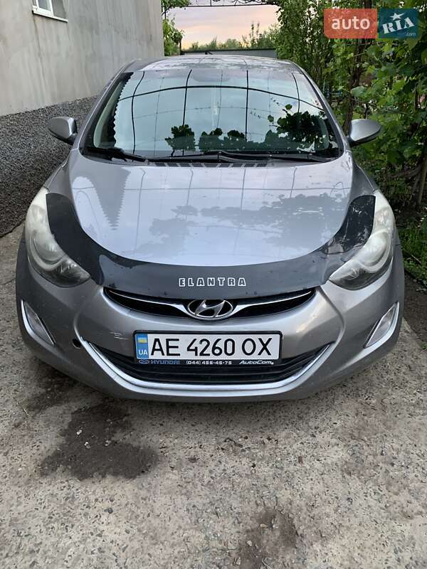 Hyundai Elantra 2012