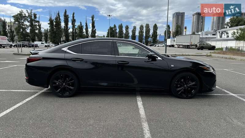 Lexus-1
