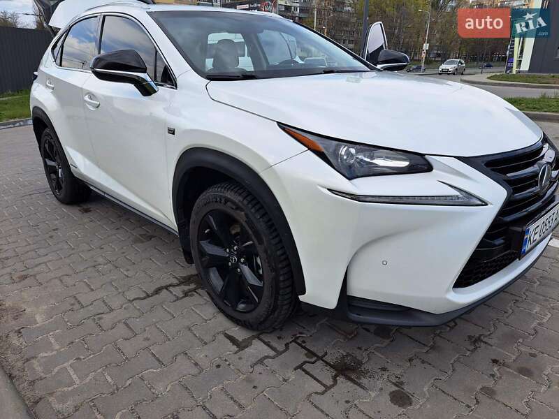 Lexus-16