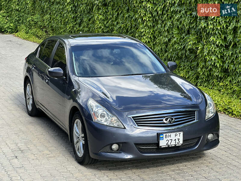 Infiniti G25 2012