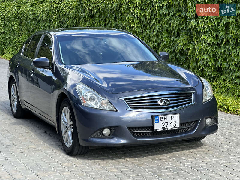 Infiniti G25 2012
