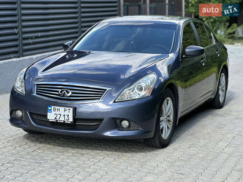 Infiniti G25 2012