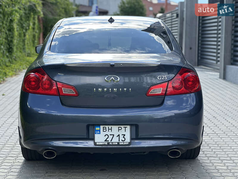 Infiniti G25 2012