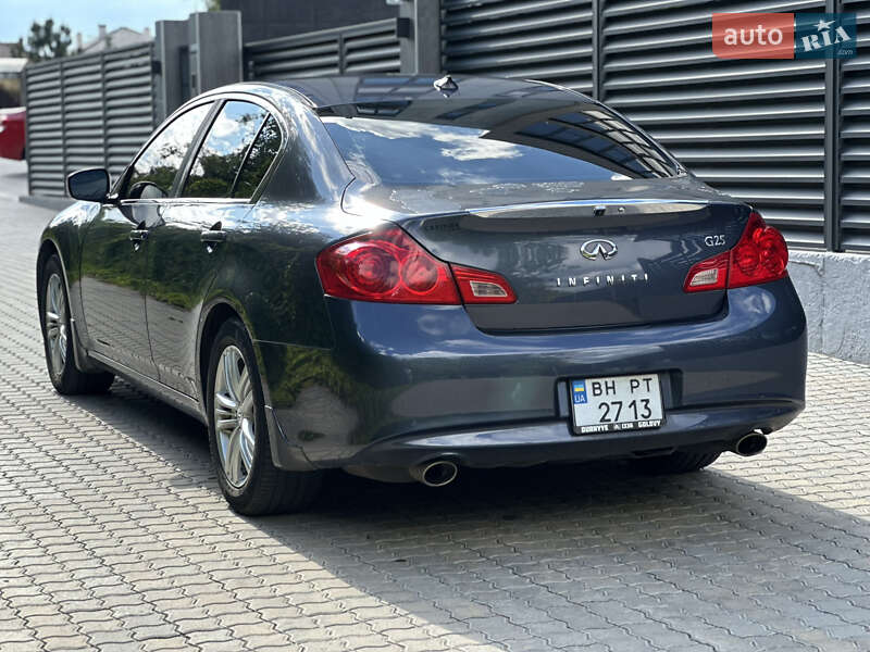Infiniti G25 2012