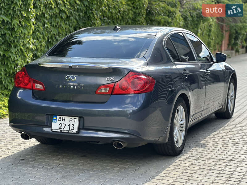 Infiniti G25 2012