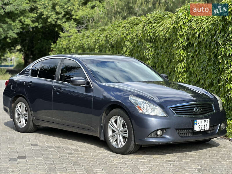 Infiniti G25 2012
