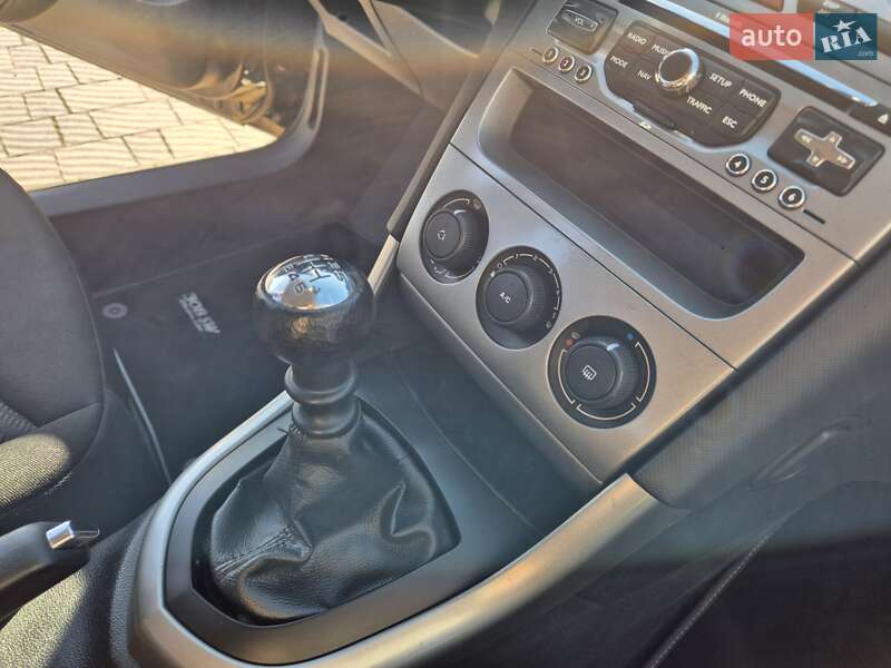 Peugeot-64