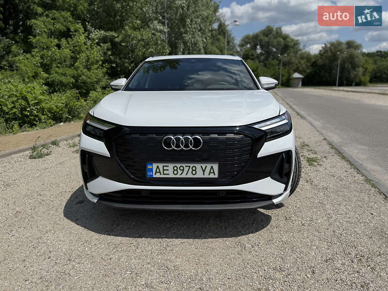 Audi Q4 e-tron 2024
