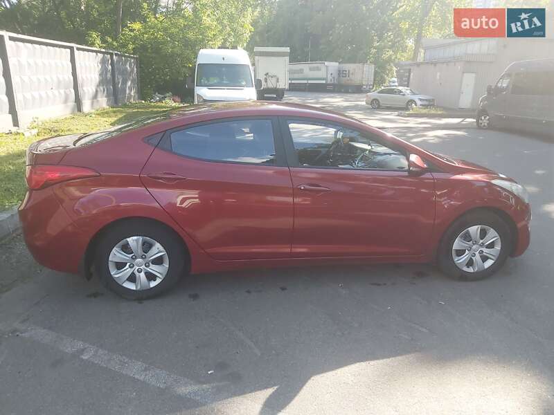 Hyundai Elantra 2011