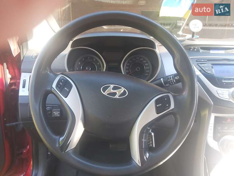 Hyundai Elantra 2011