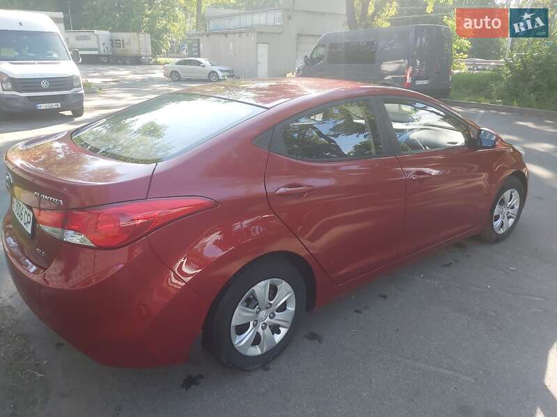 Hyundai Elantra 2011
