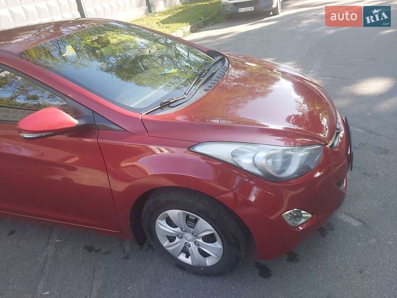 Hyundai Elantra 2011