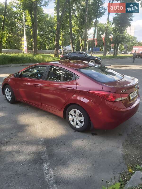 Hyundai Elantra 2011