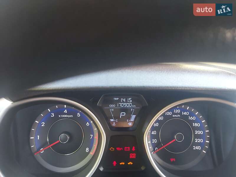 Hyundai Elantra 2011