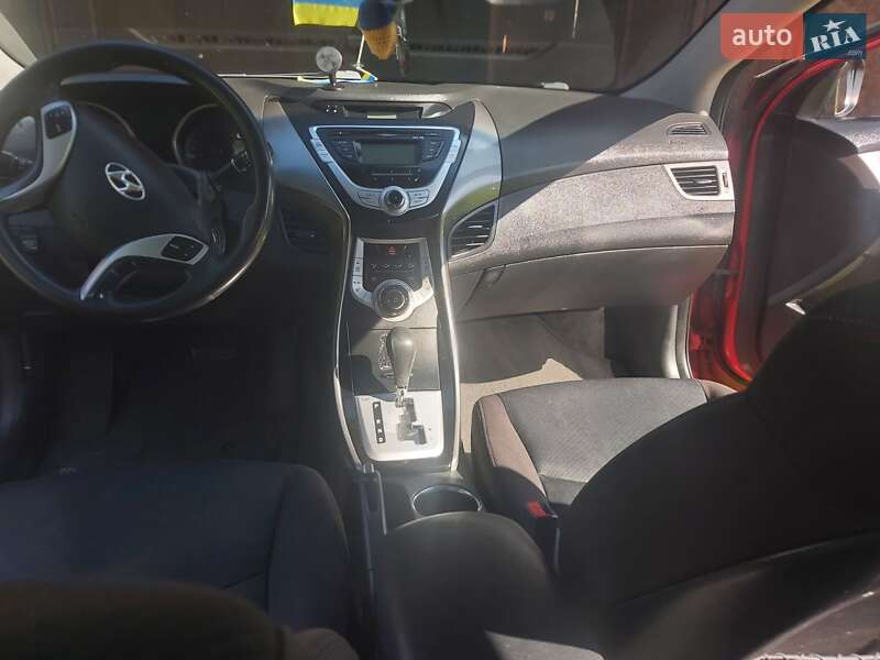 Hyundai Elantra 2011