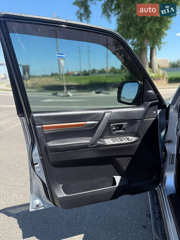 Mitsubishi Pajero 2007