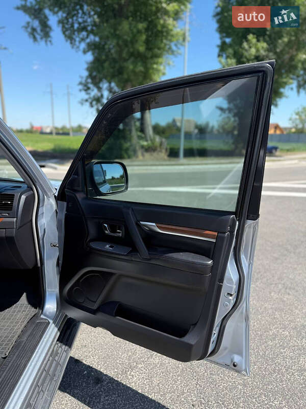 Mitsubishi Pajero 2007