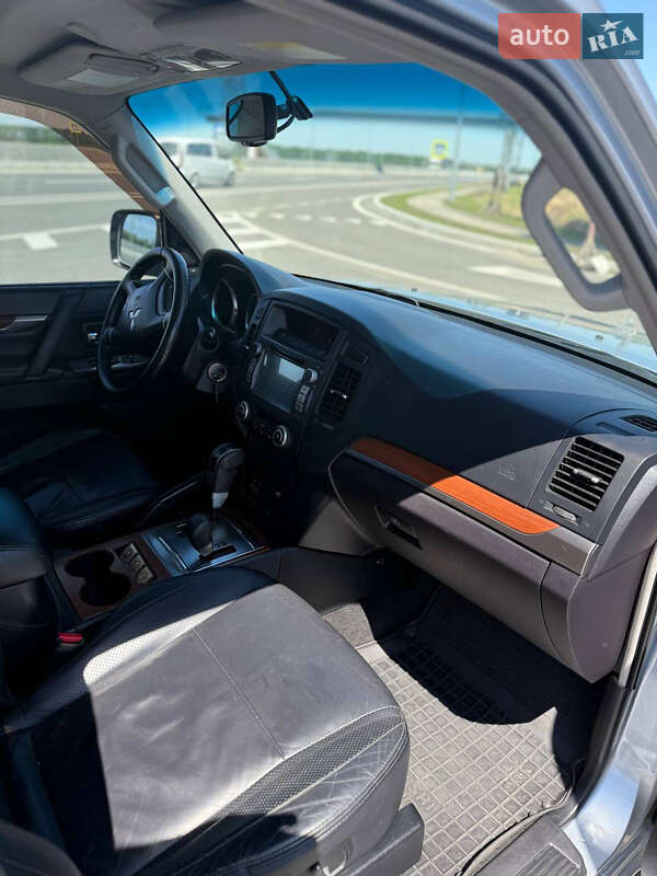 Mitsubishi Pajero 2007