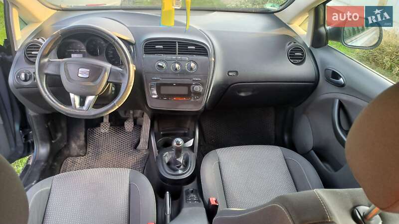 SEAT-10
