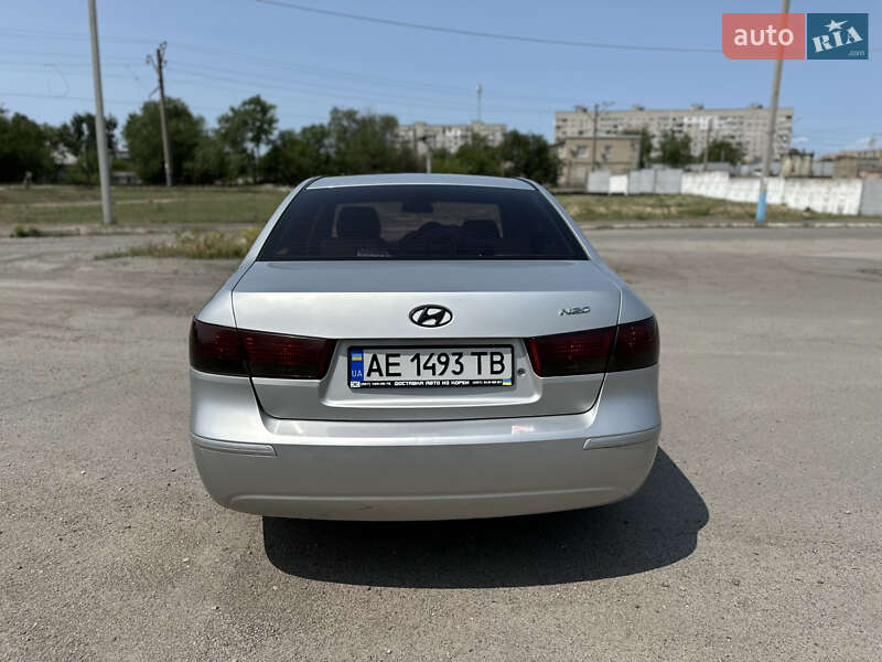 Hyundai Sonata 2011