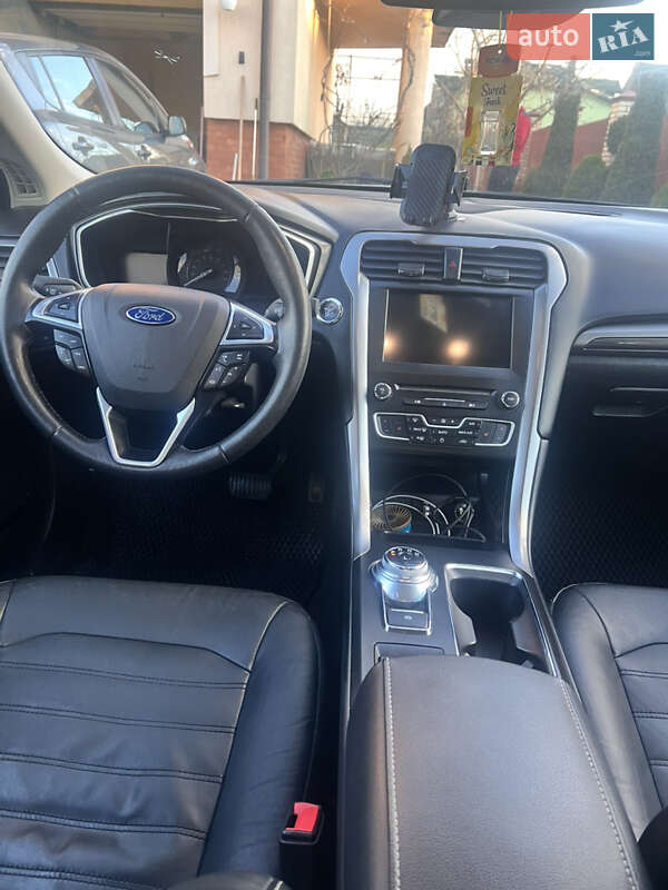 Ford Fusion 2016