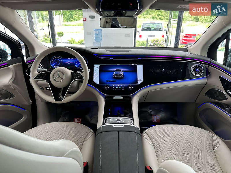 Mercedes-Benz-26