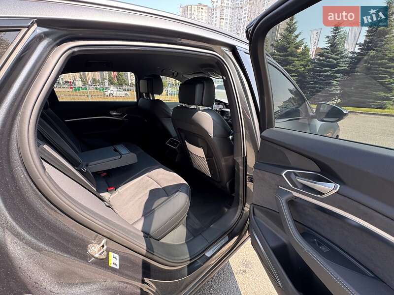 Audi e-tron Sportback 2023