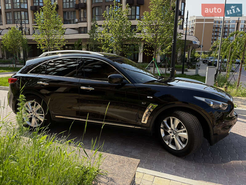 Infiniti-13