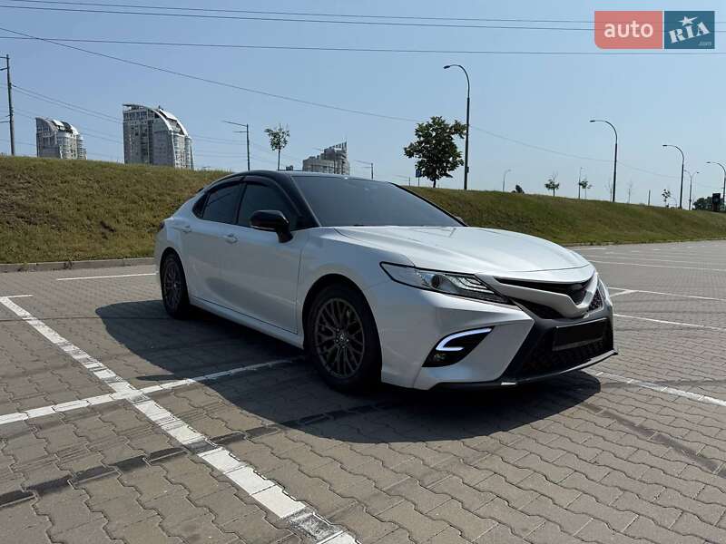 Toyota Camry 2020