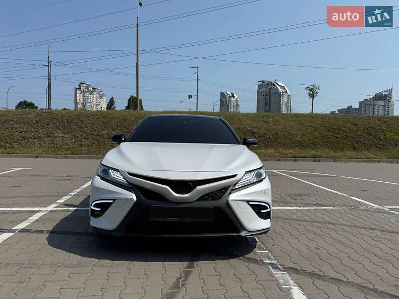 Toyota Camry 2020