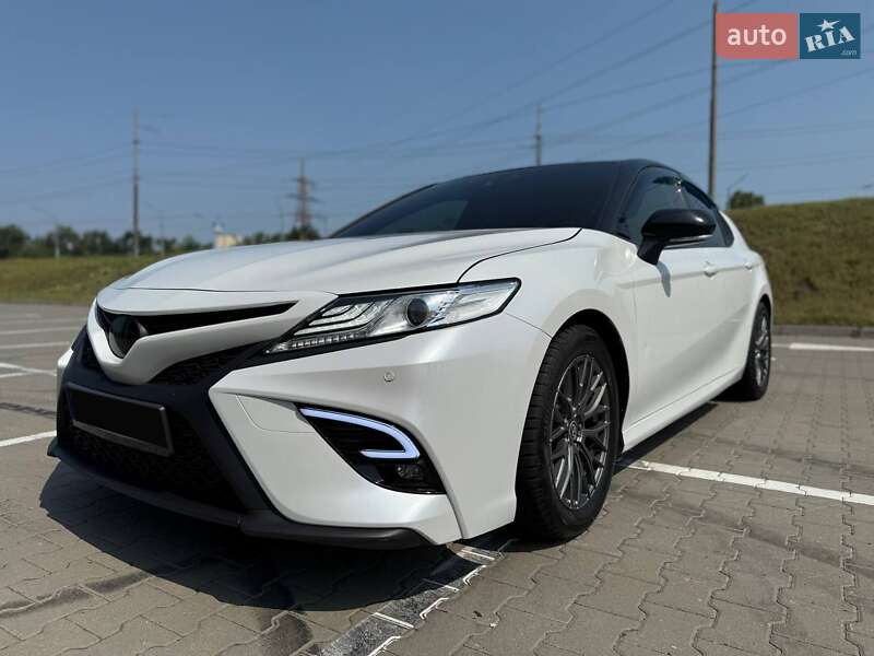 Toyota Camry 2020