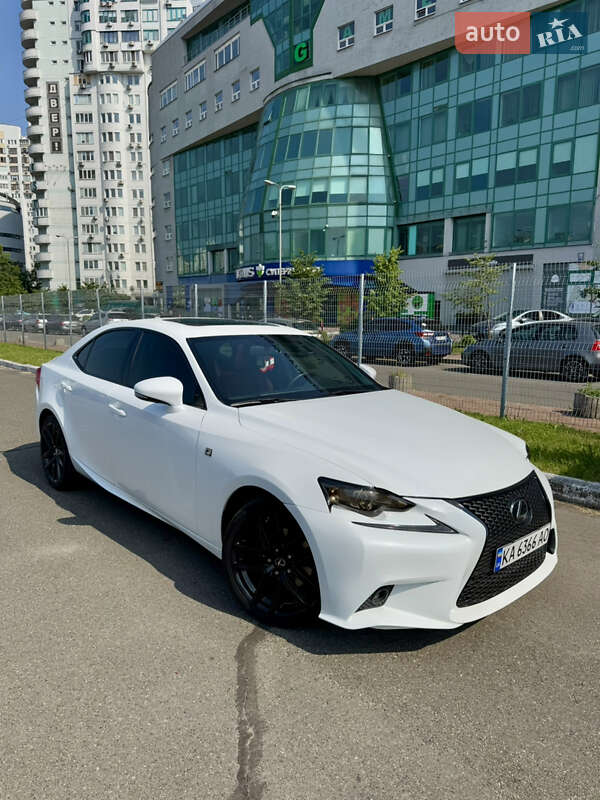 Lexus IS 2013
