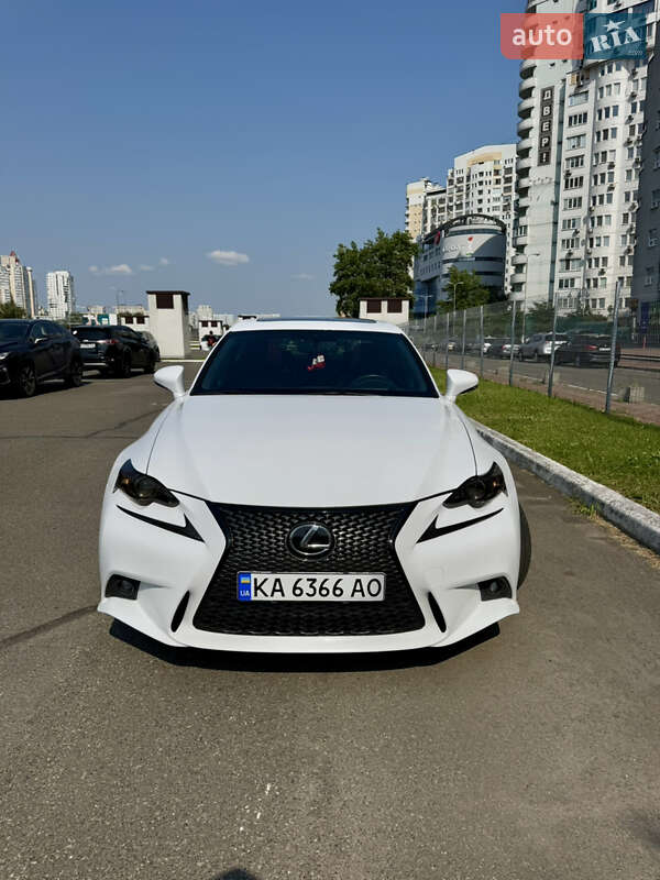 Lexus IS 2013