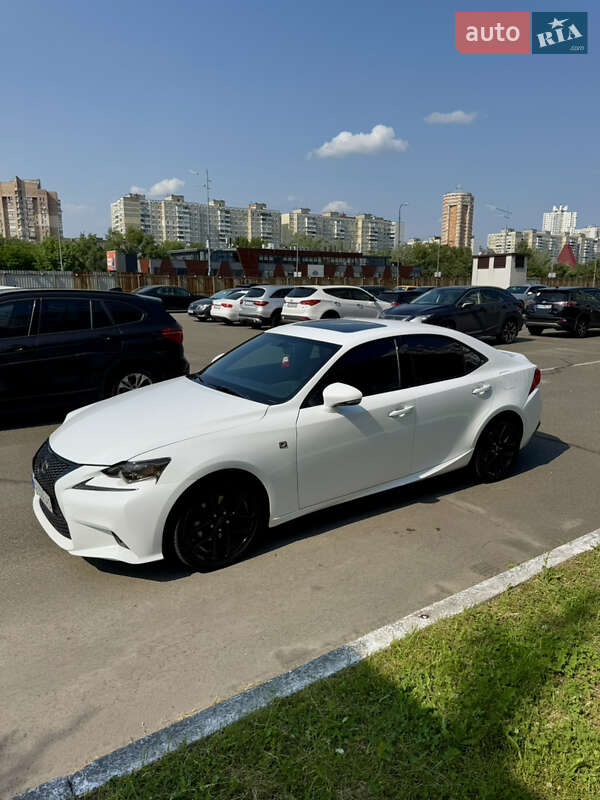 Lexus IS 2013