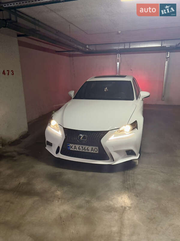 Lexus IS 2013