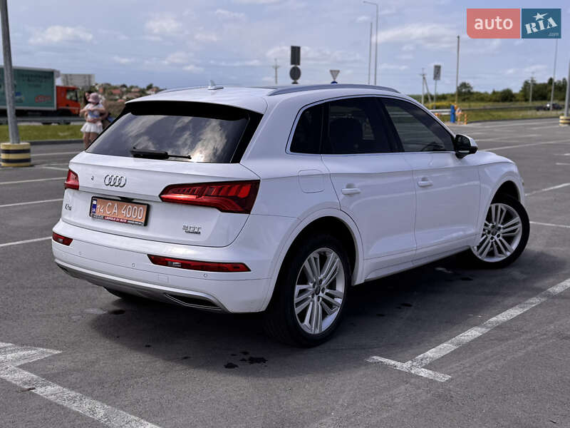 Audi-40