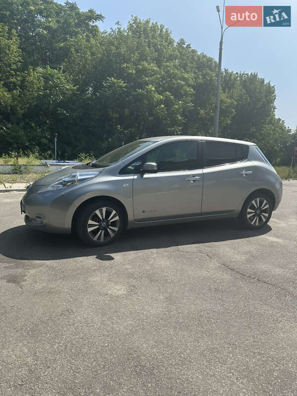 Nissan-30