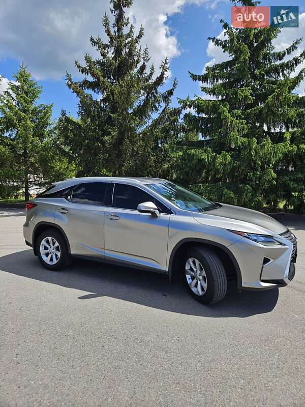 Lexus-8