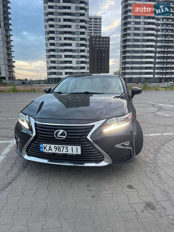 Lexus-4