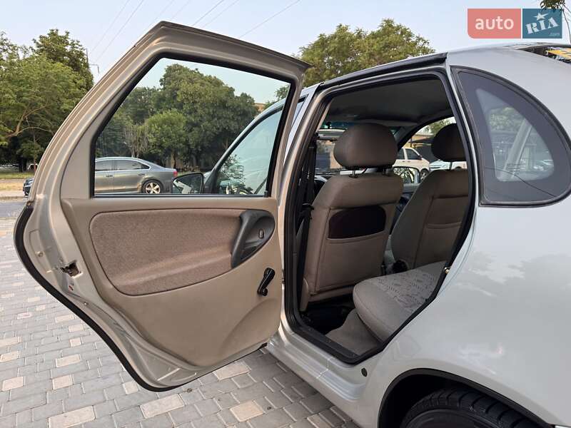 ВАЗ / Lada 1118 Калина 2011