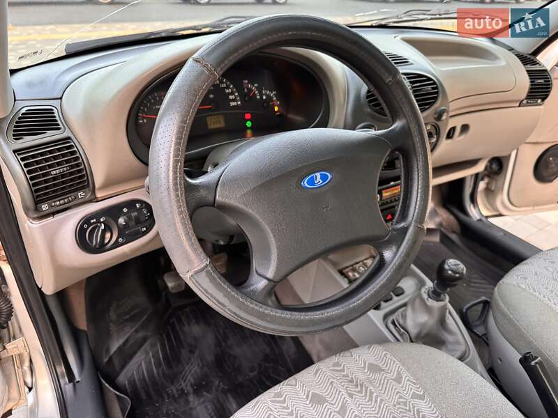 ВАЗ / Lada 1118 Калина 2011