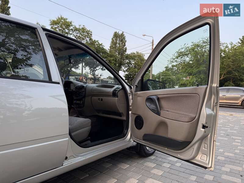 ВАЗ / Lada 1118 Калина 2011