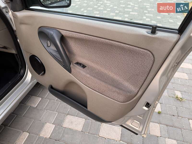 ВАЗ / Lada 1118 Калина 2011