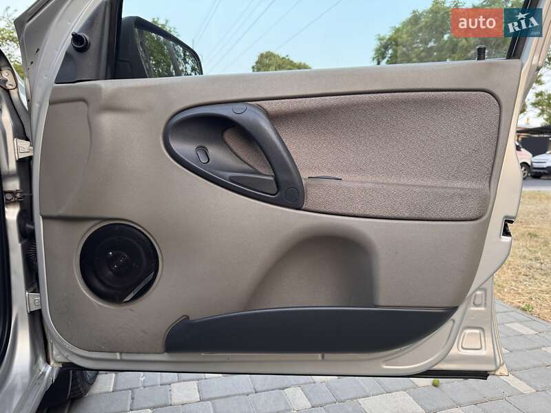 ВАЗ / Lada 1118 Калина 2011